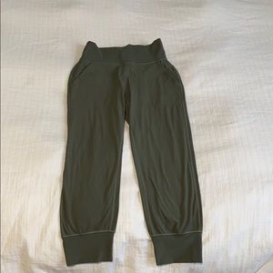 Lululemon Align Joggers Crop - Size 4